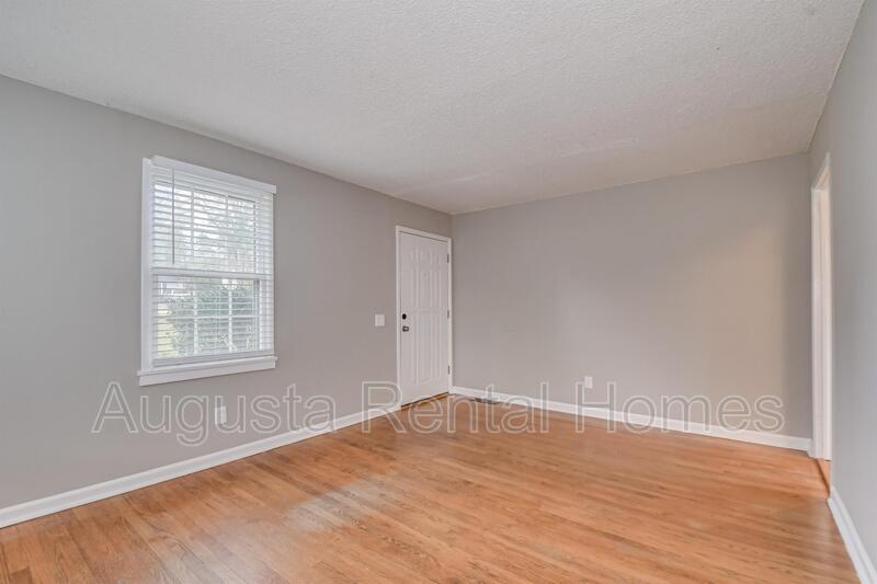 1019 1/2 Bedford Drive property image