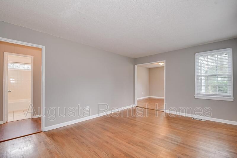 1019 1/2 Bedford Drive property image