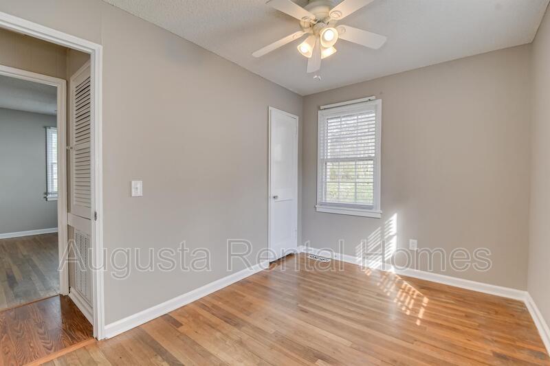 1019 1/2 Bedford Drive property image