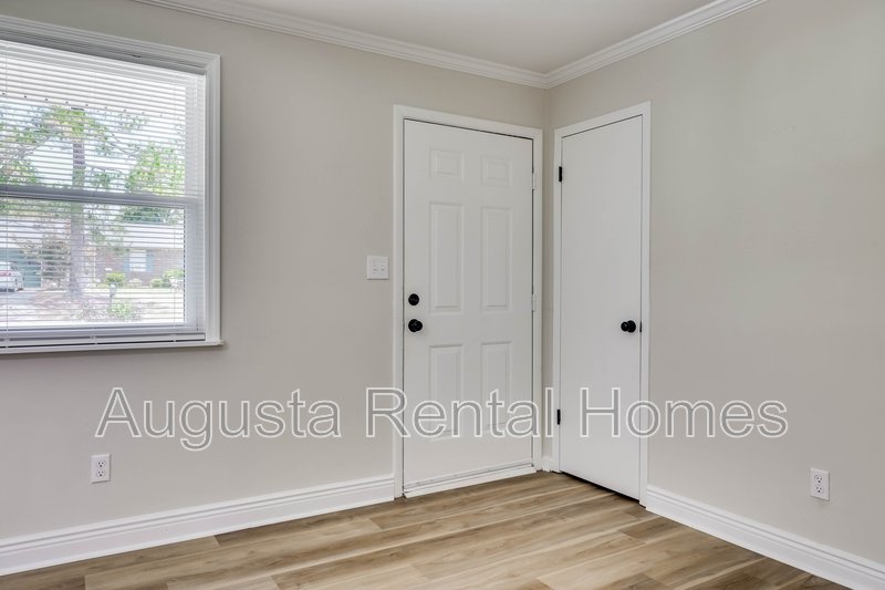 2404 Southdale Drive property image