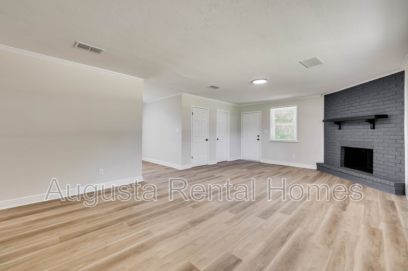 2404 Southdale Drive property image