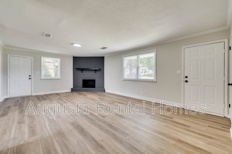 2404 Southdale Drive property image