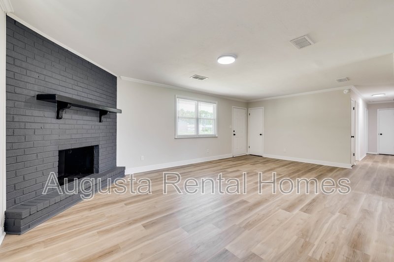 2404 Southdale Drive property image