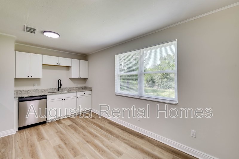 2404 Southdale Drive property image