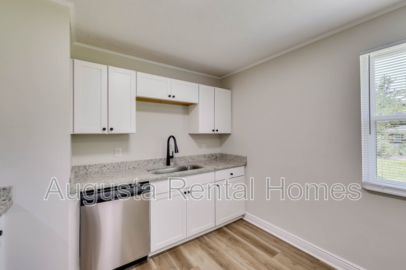 2404 Southdale Drive property image
