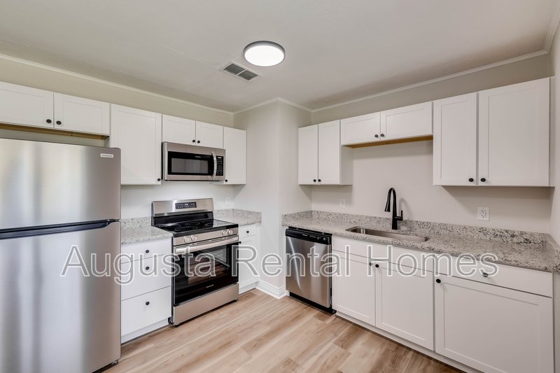 2404 Southdale Drive property image