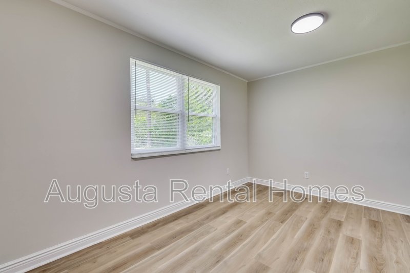 2404 Southdale Drive property image