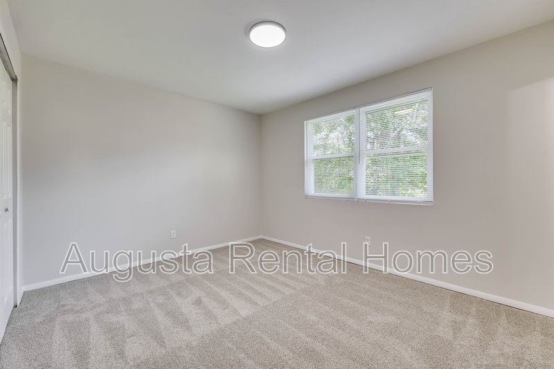 2404 Southdale Drive property image