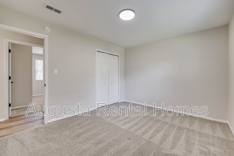 2404 Southdale Drive property image