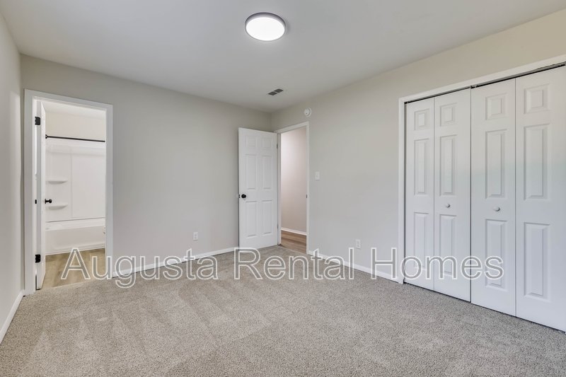 2404 Southdale Drive property image