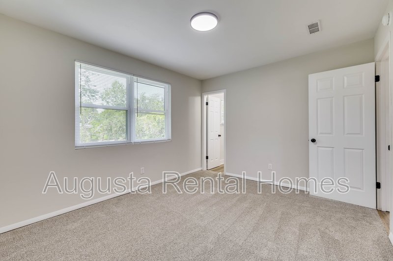 2404 Southdale Drive property image