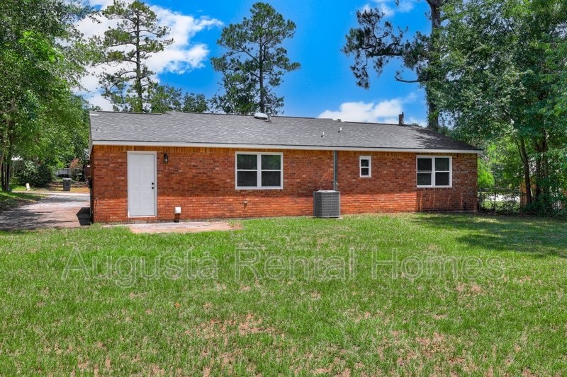 2404 Southdale Drive property image