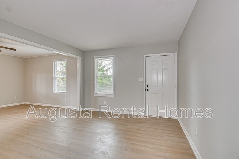 208 Foxdale Drive property image