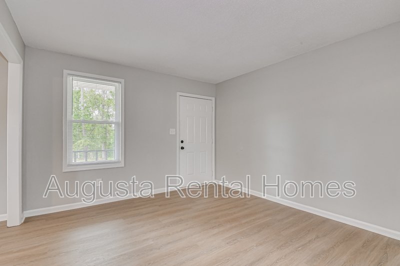 208 Foxdale Drive property image