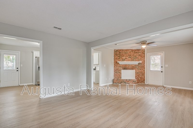 208 Foxdale Drive property image