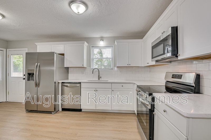 208 Foxdale Drive property image