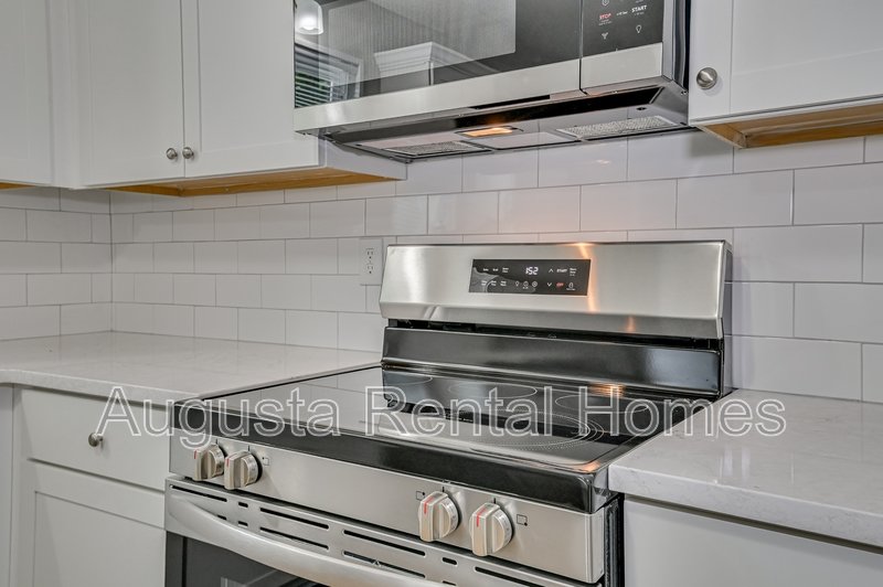 208 Foxdale Drive property image