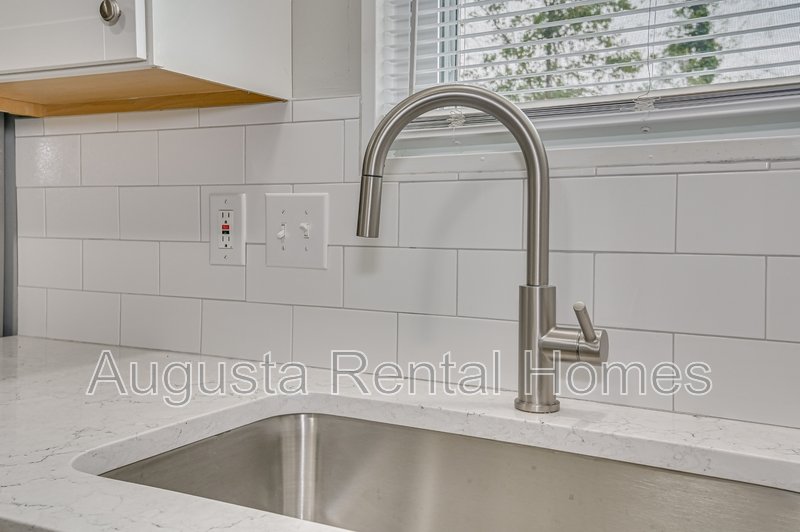 208 Foxdale Drive property image