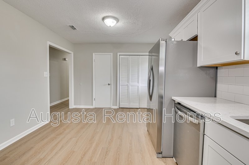 208 Foxdale Drive property image