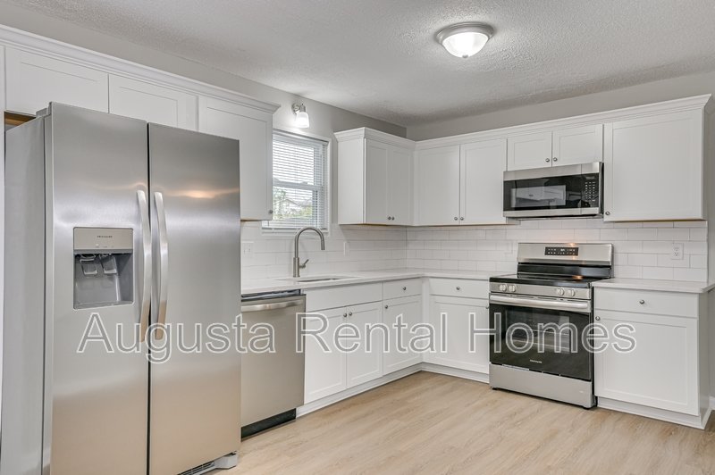 208 Foxdale Drive property image