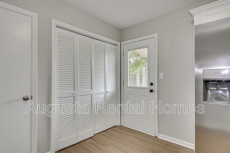 208 Foxdale Drive property image