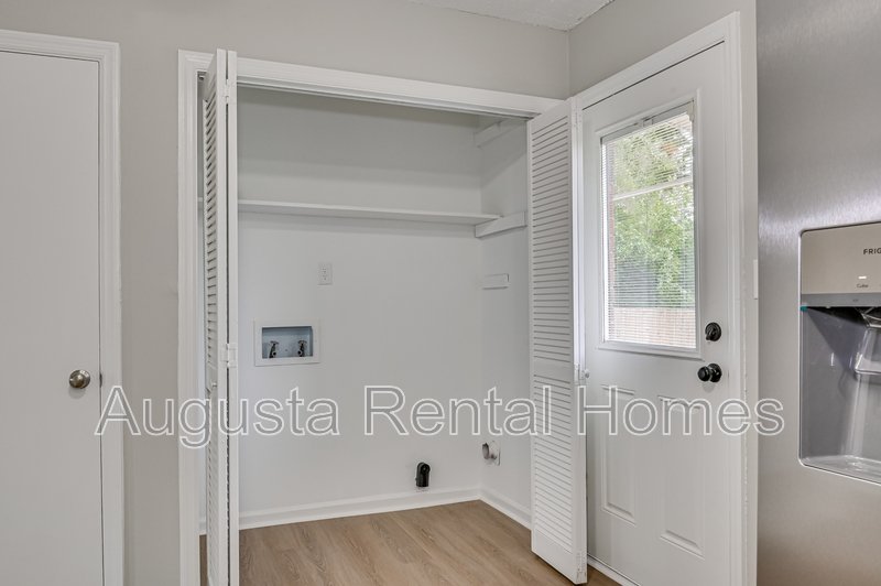 208 Foxdale Drive property image