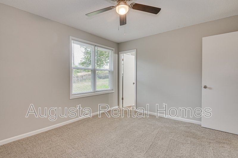 208 Foxdale Drive property image