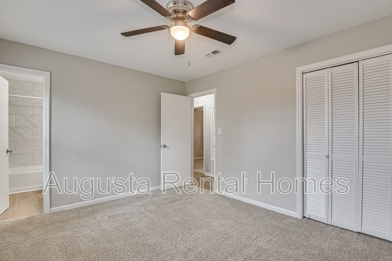 208 Foxdale Drive property image