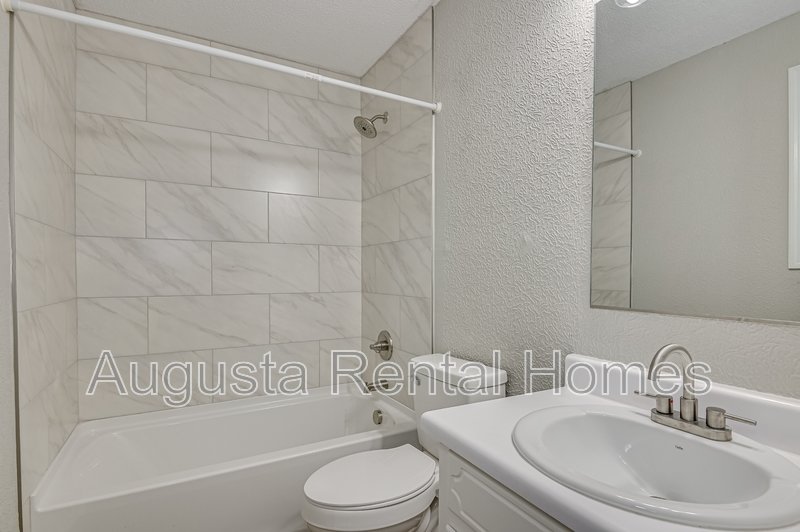 208 Foxdale Drive property image