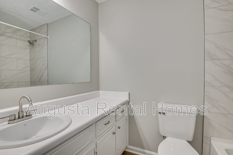 208 Foxdale Drive property image