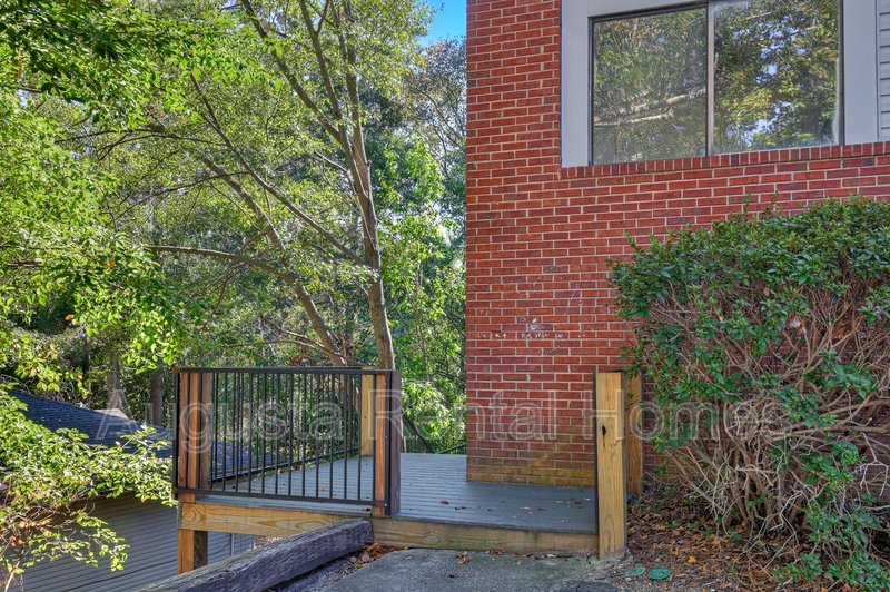 2806E Thomas Lane property image