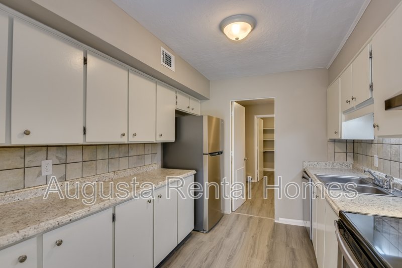 1674 Goshen Road - 1 Unit A3 property image