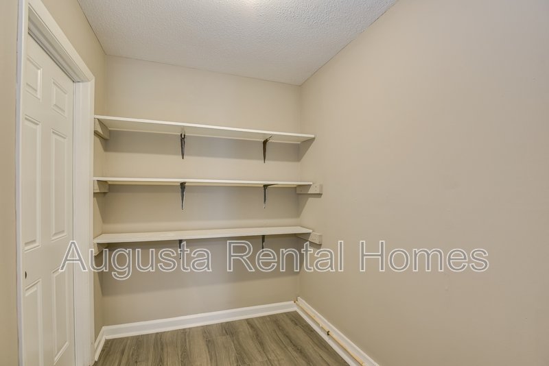 1674 Goshen Road - 1 Unit A3 property image