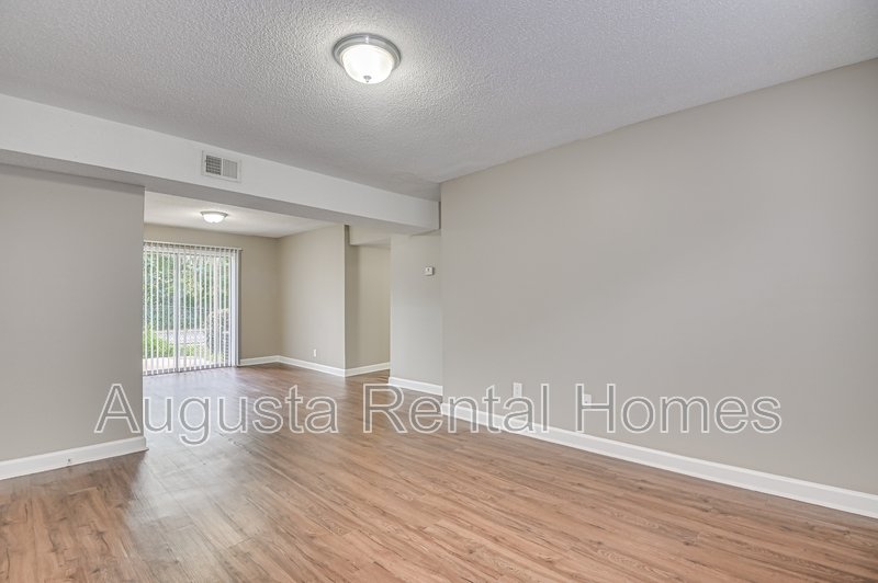 2905 Arrowhead Drive - D10 property image