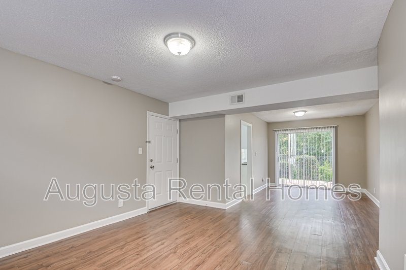 2905 Arrowhead Drive - D10 property image