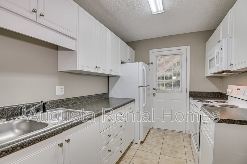 2905 Arrowhead Drive - D10 property image