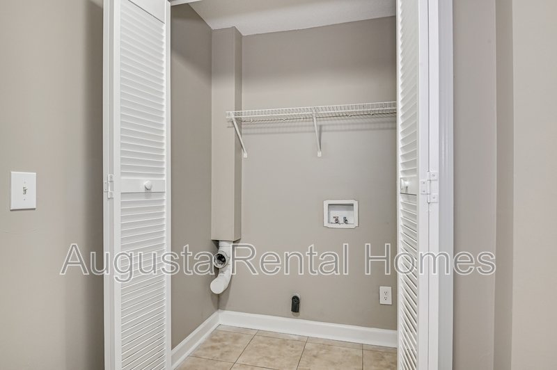 2905 Arrowhead Drive - D10 property image