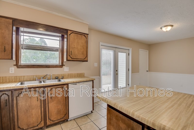 3859 Fairington Drive property image