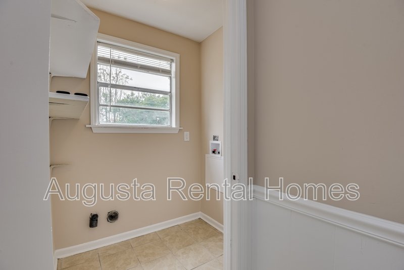 3859 Fairington Drive property image