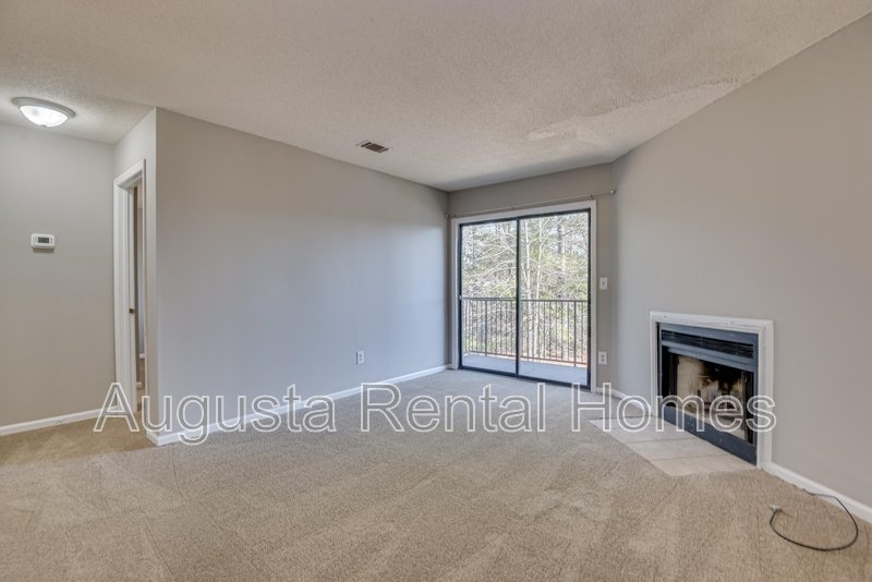 2812C Thomas Lane property image