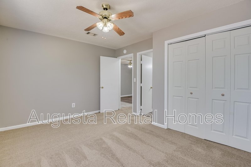 2812C Thomas Lane property image