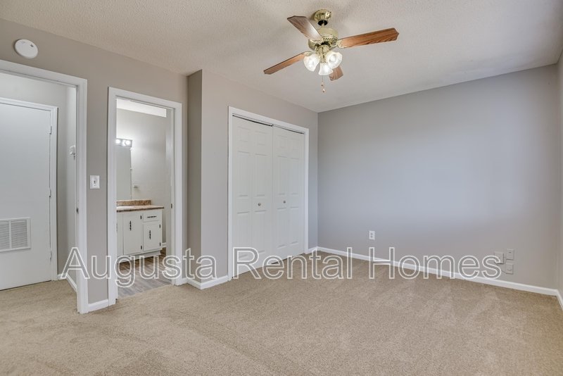 2812C Thomas Lane property image