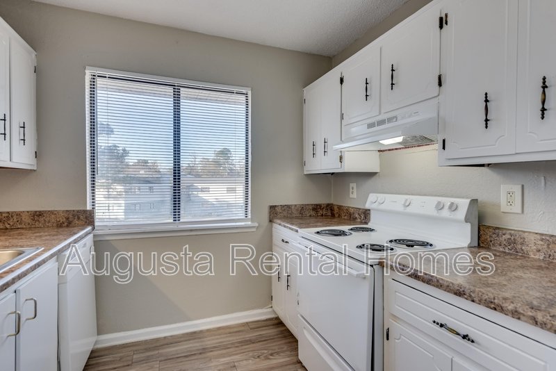 2810D Thomas Lane property image