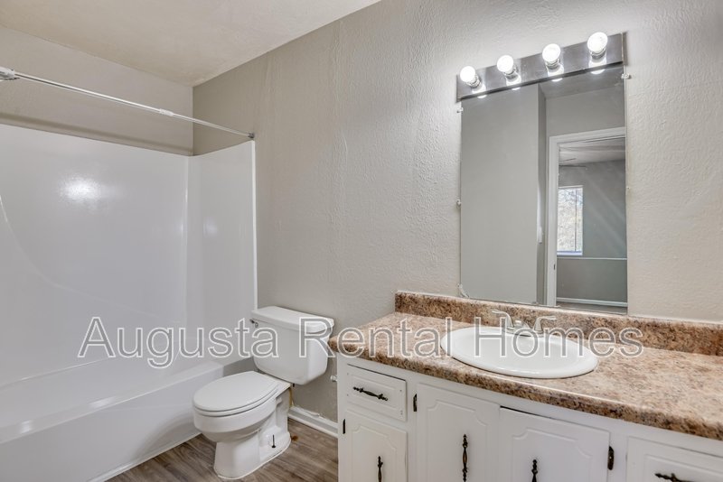 2810D Thomas Lane property image