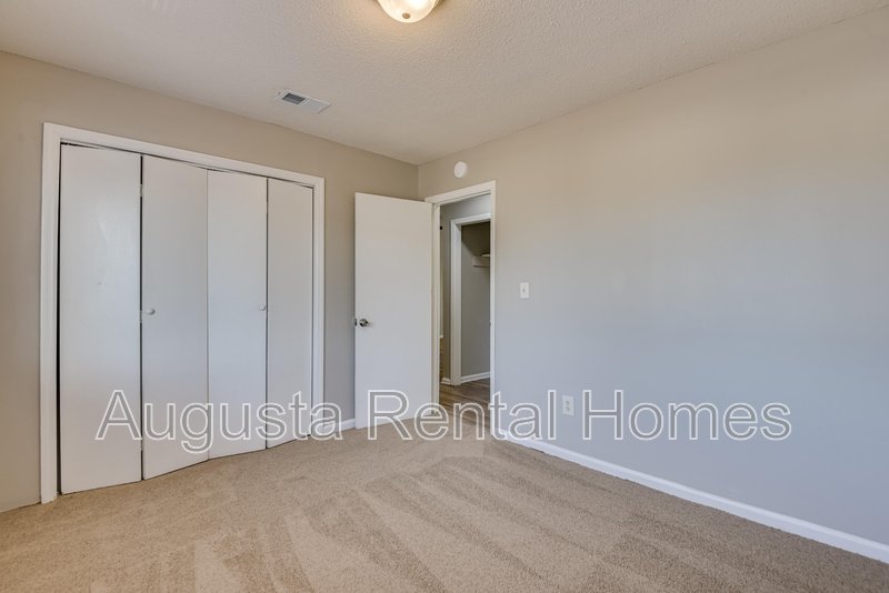 2810D Thomas Lane property image