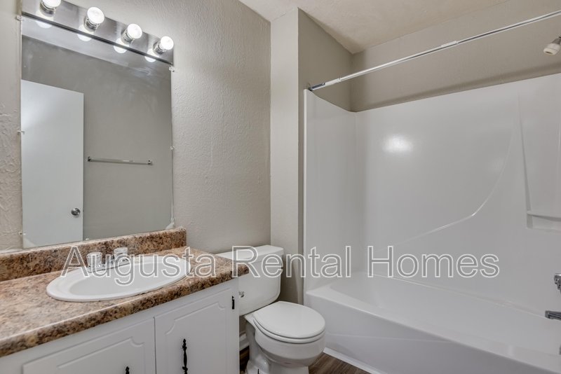 2810D Thomas Lane property image