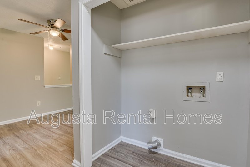 2810D Thomas Lane property image