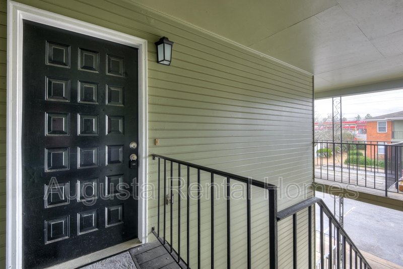 2573 1/2 Tobacco Road - B property image