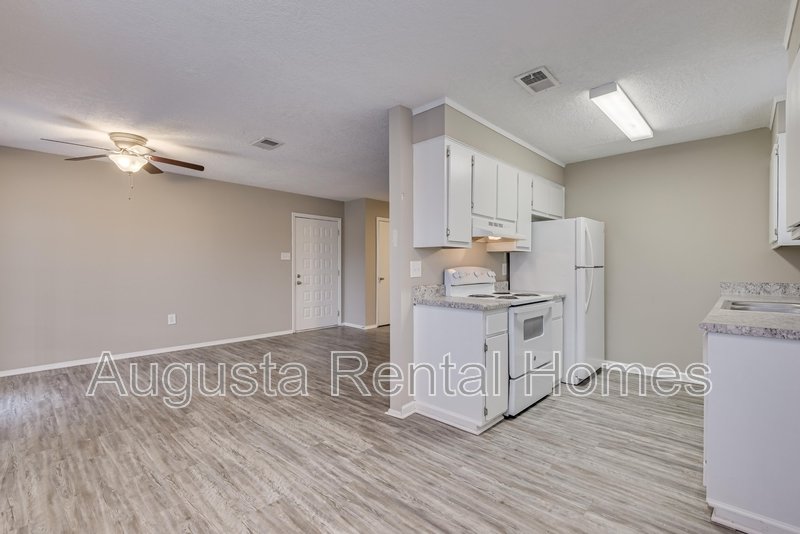 2573 1/2 Tobacco Road - B property image