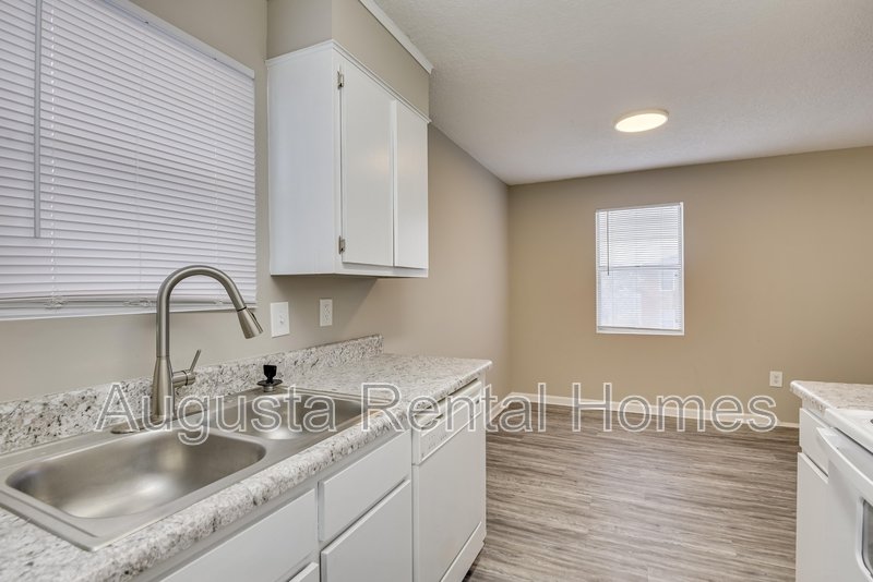 2573 1/2 Tobacco Road - B property image